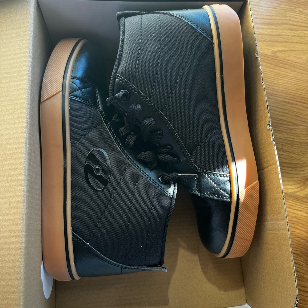 Heelys Black/Gum Mid Racer 20 pro- NIB